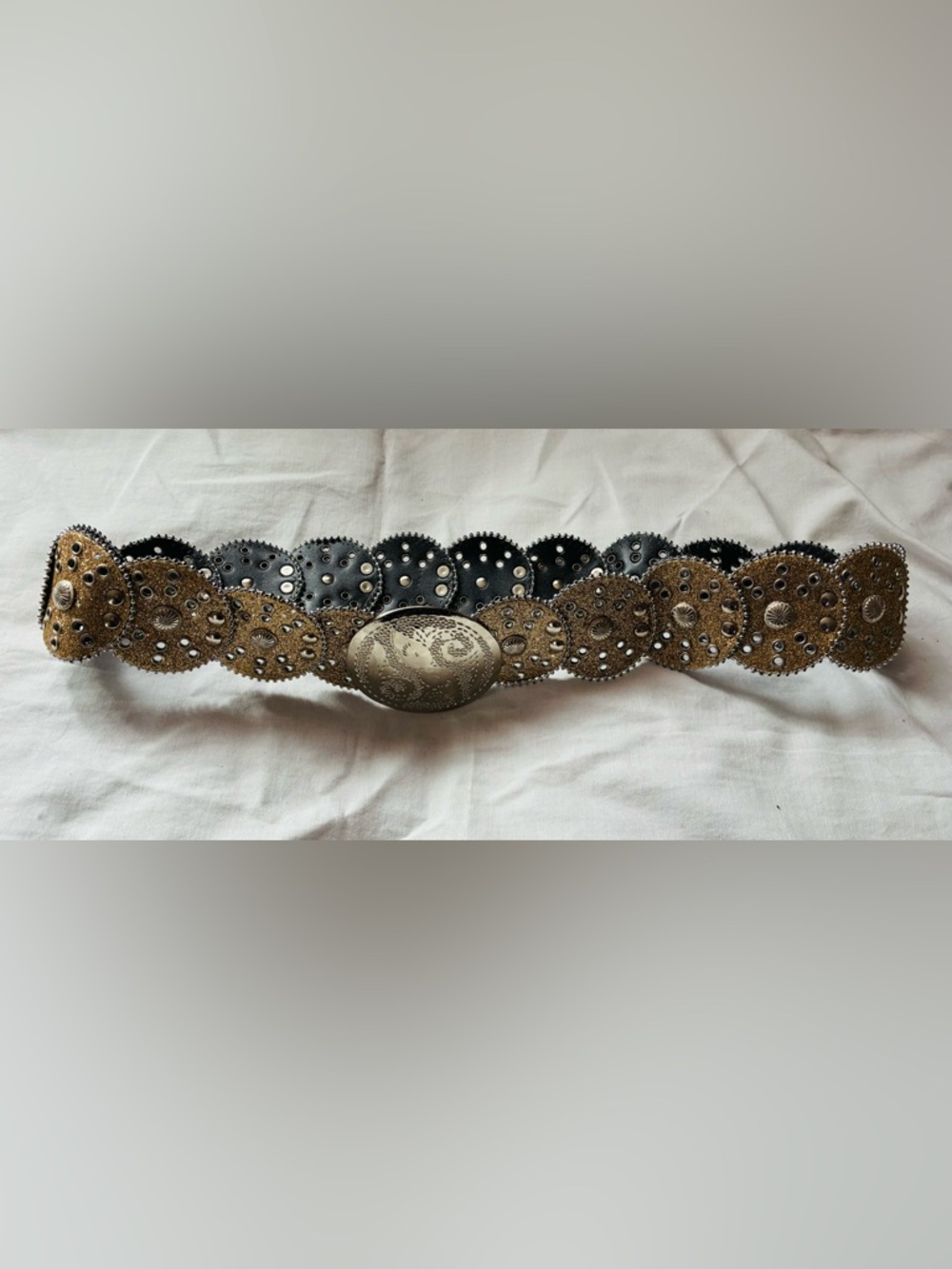 Wide disc gold,glitter,w/silver accent/fully adjustable/metal buckle